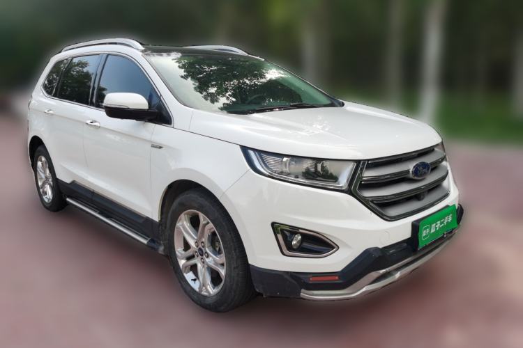 Used Ford Edge 2016 EcoBoost 245 Two-Wheel-Drive Titanium 7-Seater Front Right 45 Deg