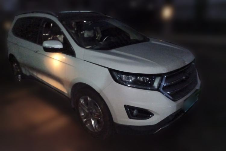 Used Ford Edge 2016 EcoBoost 245 Two-Wheel-Drive Titanium 7-Seater Front Right 45 Deg