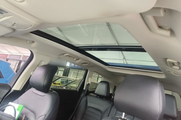 Used Ford Edge 2016 EcoBoost 245 Two-Wheel-Drive Titanium 7-Seater Headliner