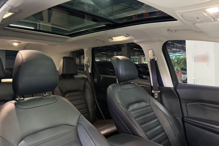 Used Ford Edge 2016 EcoBoost 245 Four-Wheel Drive Titanium Edition 7-Seater Headliner