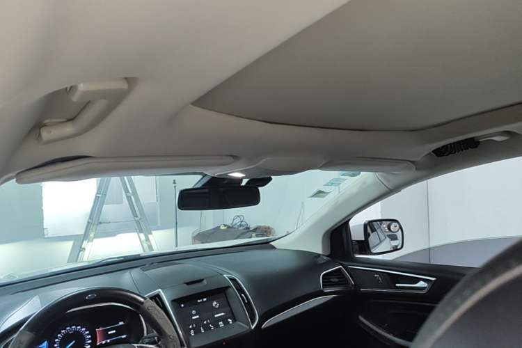 Used Ford Edge 2016 EcoBoost 245 Two-Wheel-Drive Titanium 7-Seater Headliner