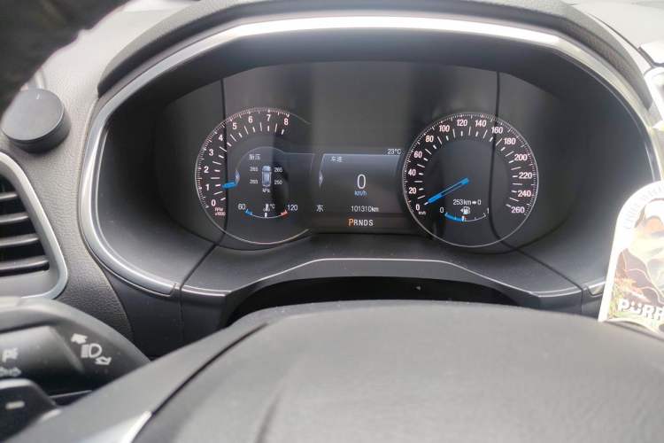 Used Ford Edge 2016 EcoBoost 245 Four-Wheel Drive Titanium 7-Seater Instrument Cluster