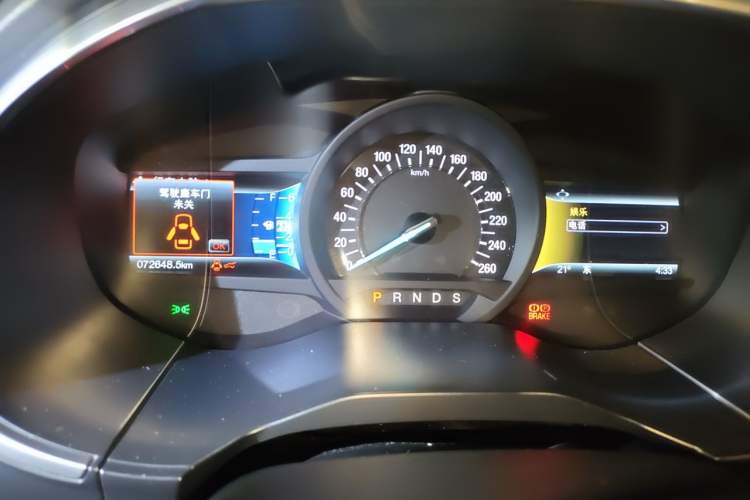 Used Ford Edge 2016 EcoBoost 245 Two-Wheel-Drive Titanium 7-Seater Instrument Cluster