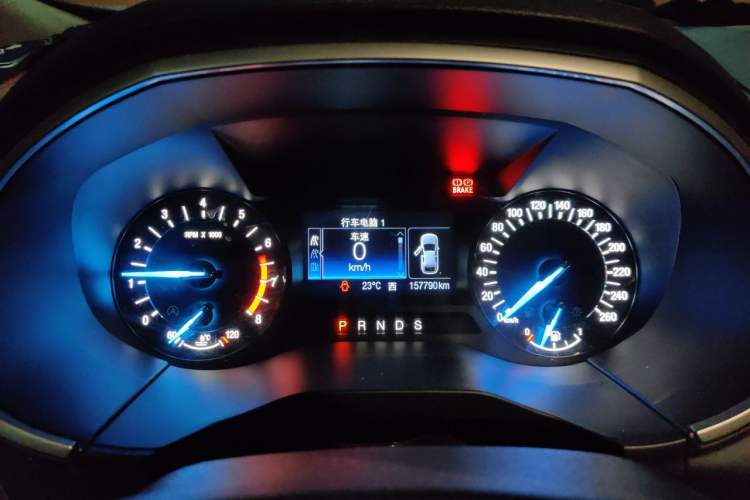 Used Ford Edge 2016 EcoBoost 245 Two-Wheel-Drive Titanium 5-Seater Instrument Cluster