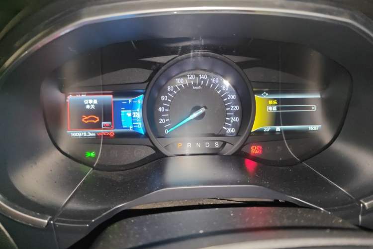 Used Ford Edge 2016 EcoBoost 245 Two-Wheel-Drive Titanium 7-Seater Instrument Cluster