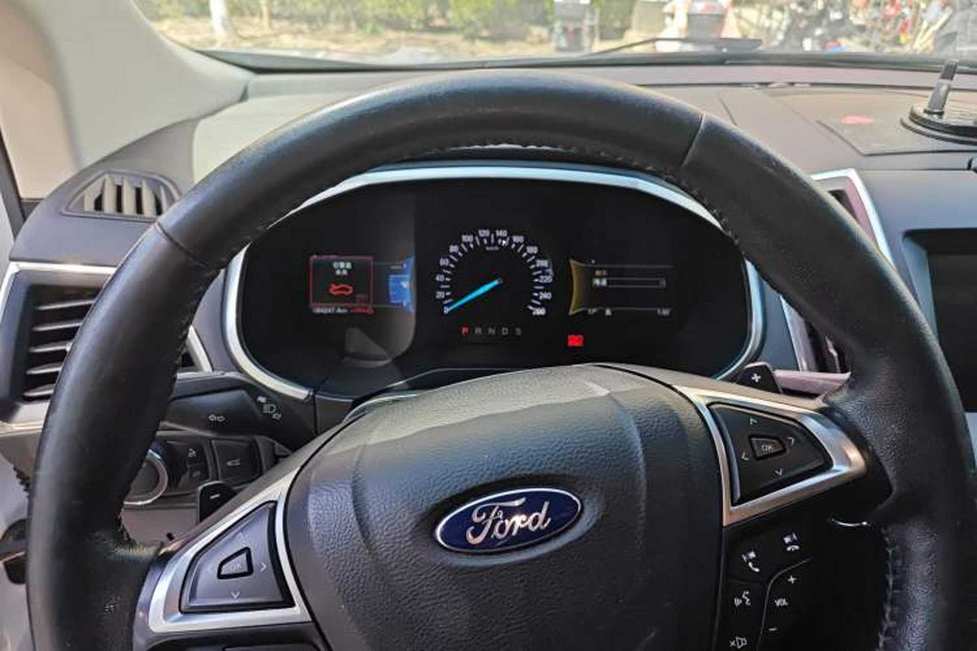 Used Ford Edge 2016 EcoBoost 245 Two-Wheel-Drive Titanium 7-Seater Instrument Cluster