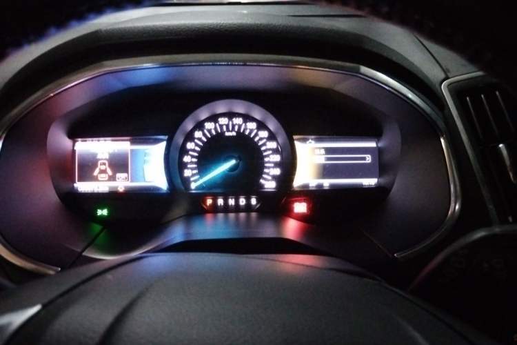 Used Ford Edge 2016 EcoBoost 245 Two-Wheel-Drive Titanium 7-Seater Instrument Cluster
