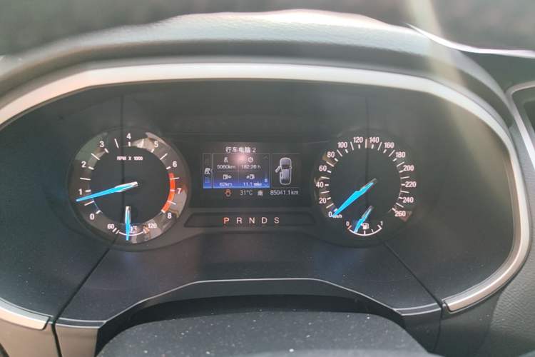 Used Ford Edge 2016 EcoBoost 245 Two-Wheel-Drive Platinum Edition 7-Seater Instrument Cluster
