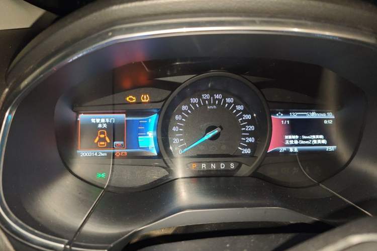 Used Ford Edge 2016 EcoBoost 245 Two-Wheel-Drive Titanium 7-Seater Instrument Cluster