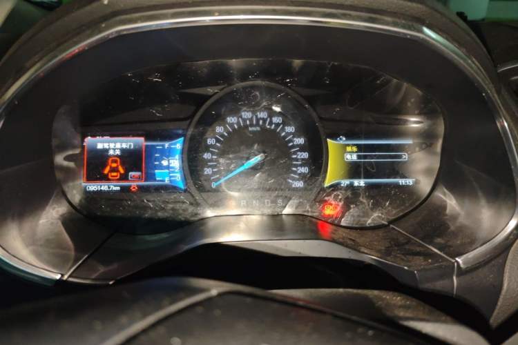Used Ford Edge 2016 EcoBoost 245 Two-Wheel-Drive Titanium 7-Seater Instrument Cluster