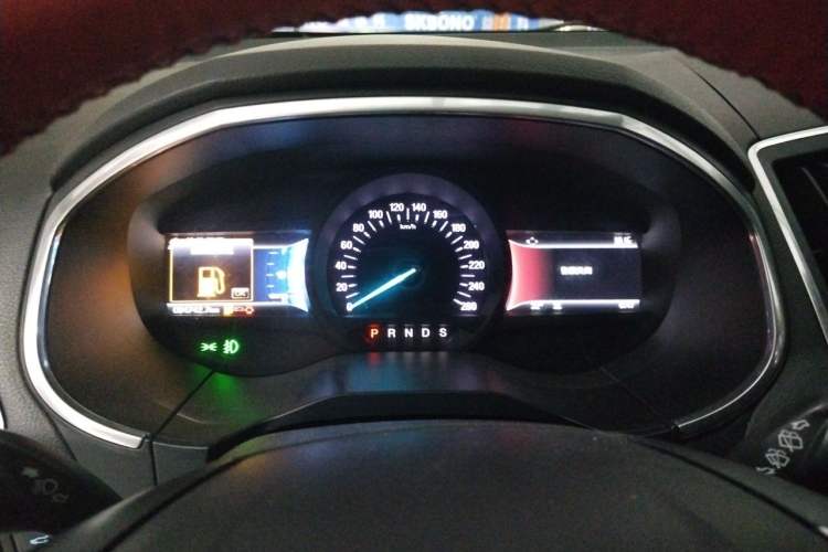 Used Ford Edge 2016 EcoBoost 245 Two-Wheel-Drive Titanium 7-Seater Instrument Cluster