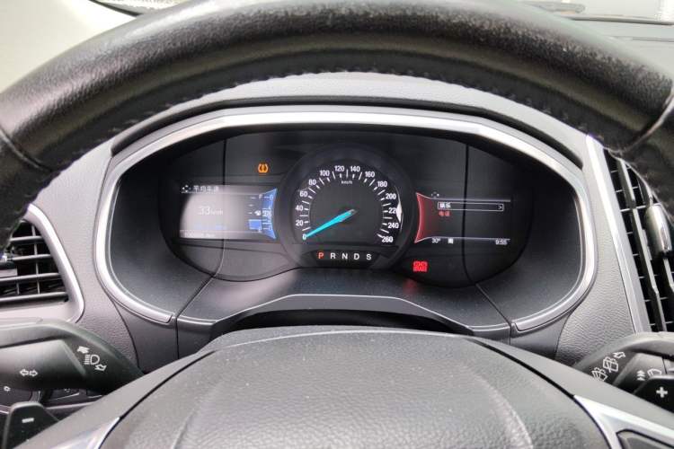Used Ford Edge 2016 EcoBoost 245 Two-Wheel-Drive Titanium 7-Seater Instrument Cluster