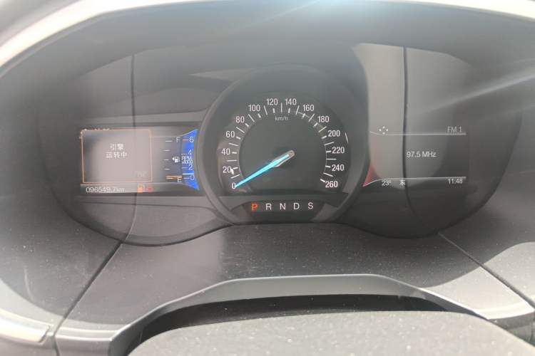 Used Ford Edge 2016 EcoBoost 245 Two-Wheel-Drive Titanium 7-Seater Instrument Cluster