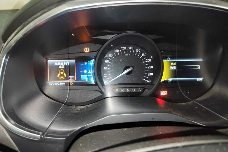 Used Ford Edge 2016 EcoBoost 245 Two-Wheel-Drive Titanium 7-Seater Instrument Cluster