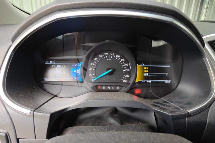 Used Ford Edge 2016 EcoBoost 245 Four-Wheel Drive Titanium Edition 7-Seater Instrument Cluster