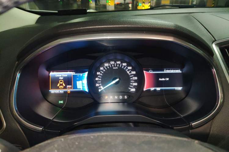 Used Ford Edge 2016 EcoBoost 245 Two-Wheel-Drive Titanium 7-Seater Instrument Cluster