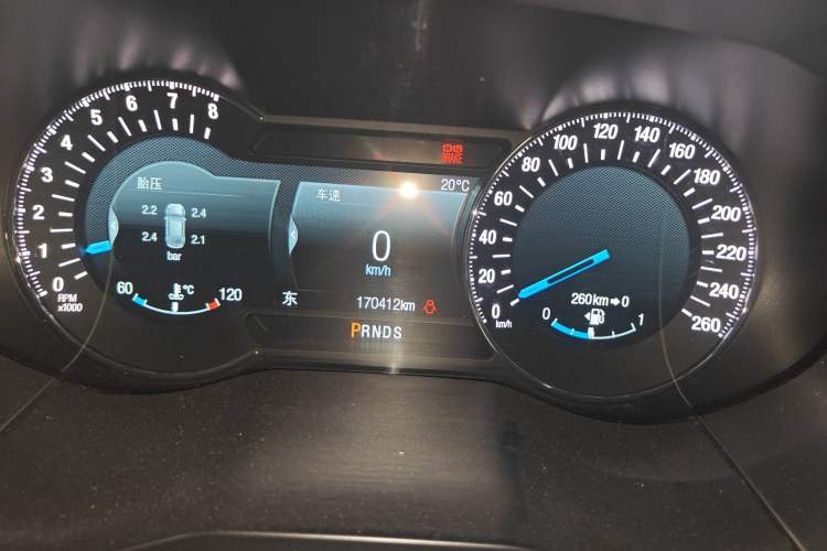 Used Ford Edge 2016 EcoBoost 245 Four-Wheel Drive Titanium 7-Seater Instrument Cluster