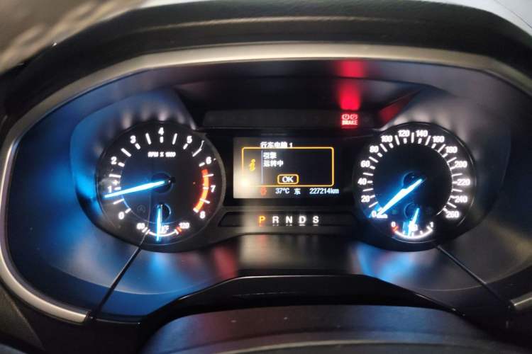Used Ford Edge 2016 EcoBoost 245 Two-Wheel-Drive Titanium 5-Seater Instrument Cluster