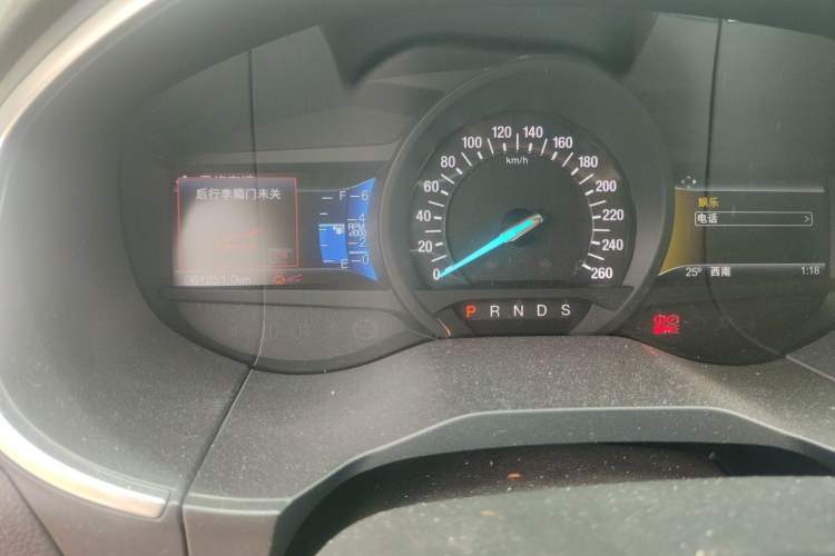 Used Ford Edge 2016 EcoBoost 245 Two-Wheel-Drive Titanium 7-Seater Instrument Cluster