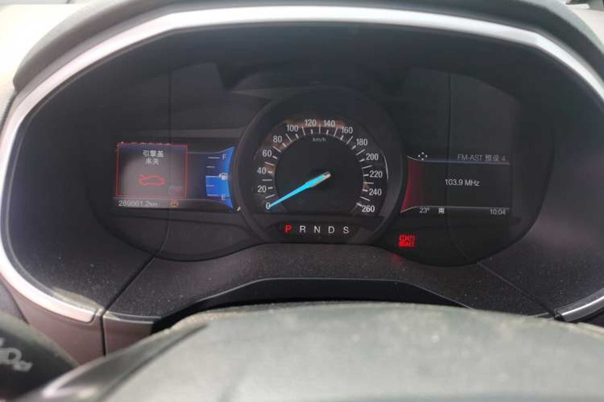Used Ford Edge 2016 EcoBoost 245 Two-Wheel-Drive Titanium 7-Seater Instrument Cluster