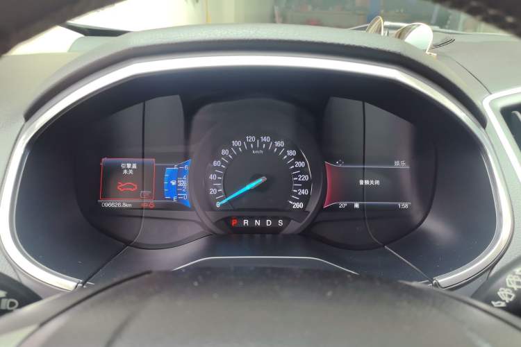 Used Ford Edge 2016 EcoBoost 245 Two-Wheel-Drive Titanium 7-Seater Instrument Cluster