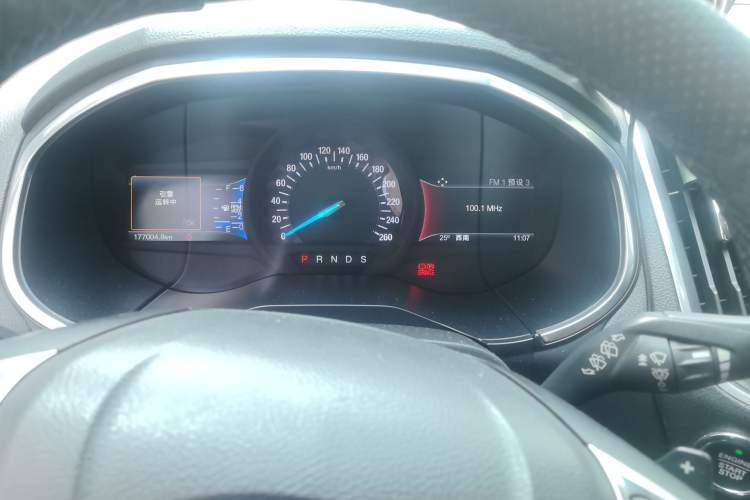 Used Ford Edge 2016 EcoBoost 245 Two-Wheel-Drive Titanium 7-Seater Instrument Cluster