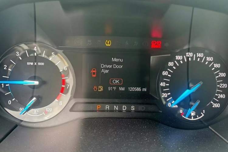 Used Ford Edge 2016 EcoBoost 245 Two-Wheel-Drive Platinum Edition 7-Seater Instrument Cluster