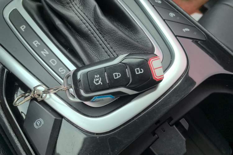 Used Ford Edge 2016 EcoBoost 245 Four-Wheel Drive Titanium 7-Seater Interior 1