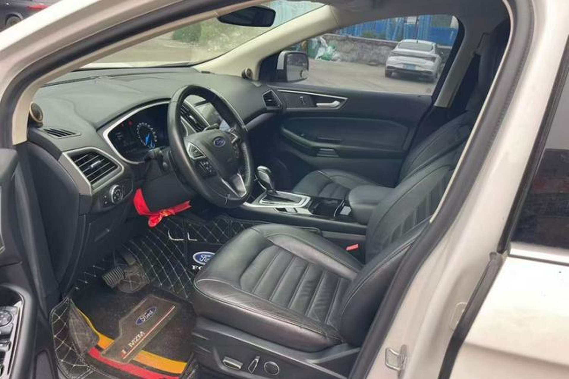 Used Ford Edge 2016 EcoBoost 245 Two-Wheel-Drive Platinum Edition 7-Seater Interior 2
