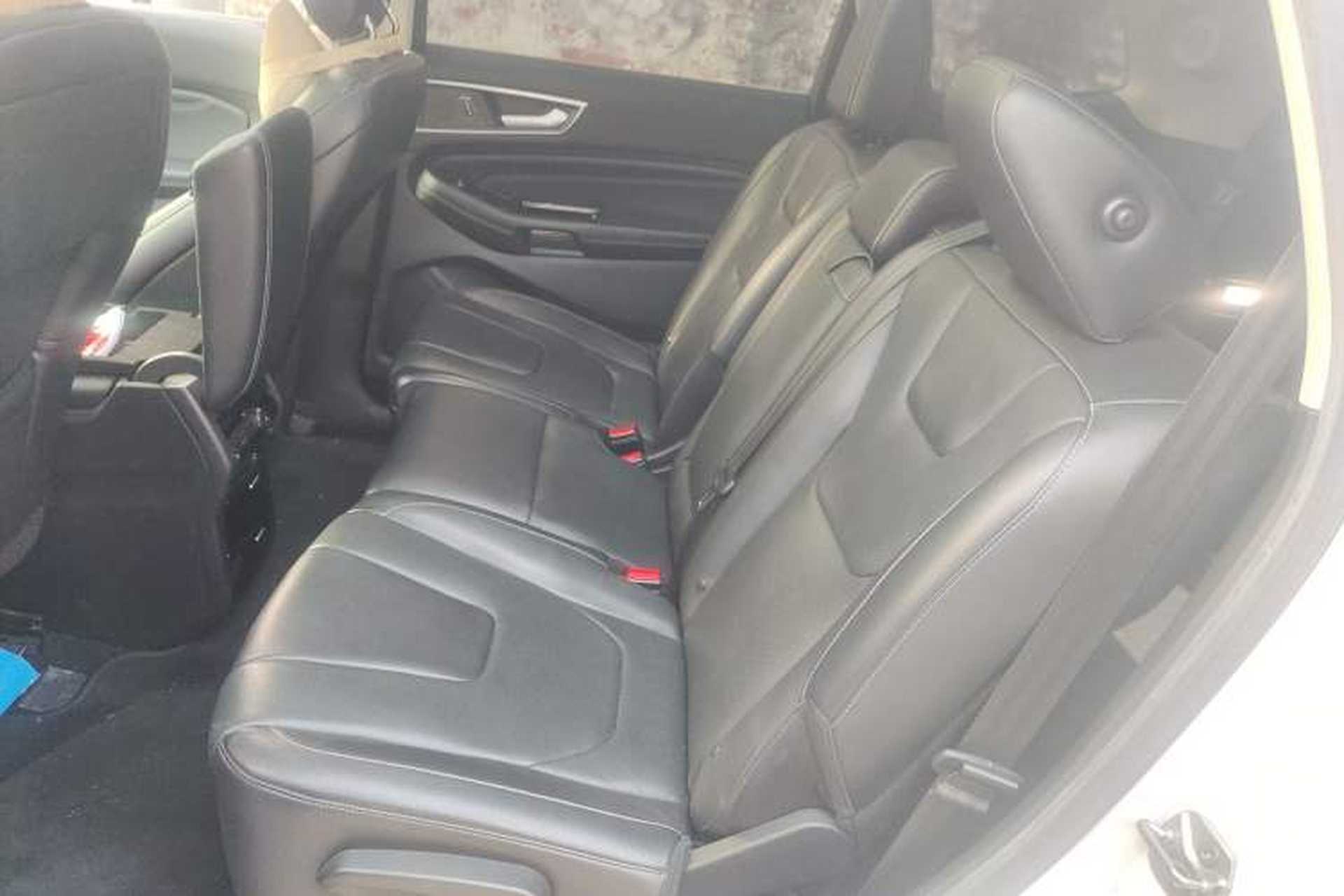 Used Ford Edge 2016 EcoBoost 245 Four-Wheel Drive Titanium 7-Seater Interior 4
