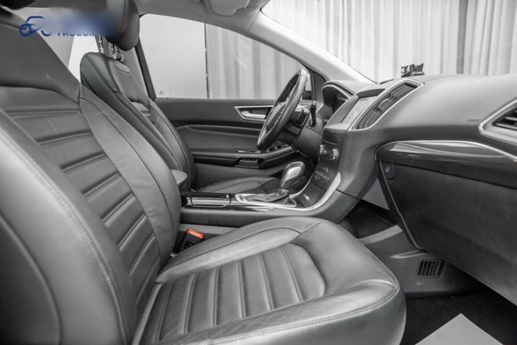Used Ford Edge 2016 EcoBoost 245 Four-Wheel Drive Titanium Edition 7-Seater Interior 8
