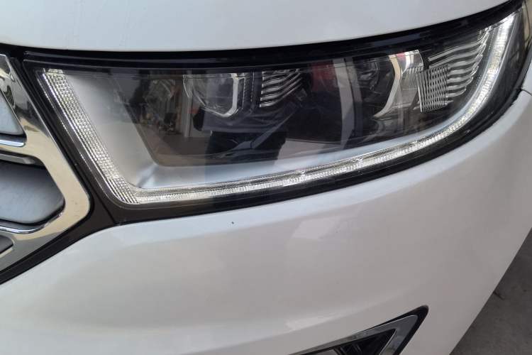 Used Ford Edge 2016 EcoBoost 245 Two-Wheel-Drive Titanium 7-Seater Left Front Headlight