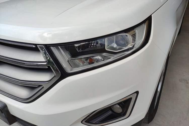 Used Ford Edge 2016 EcoBoost 245 Two-Wheel-Drive Titanium 5-Seater Left Front Headlight