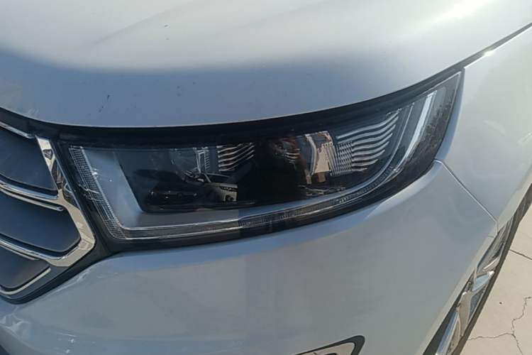 Used Ford Edge 2016 EcoBoost 245 Two-Wheel-Drive Titanium 7-Seater Left Front Headlight