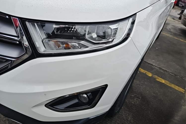 Used Ford Edge 2016 EcoBoost 245 Two-Wheel-Drive Titanium 5-Seater Left Front Headlight