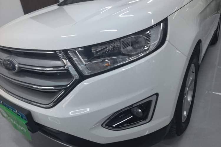Used Ford Edge 2016 EcoBoost 245 Two-Wheel-Drive Titanium 5-Seater Left Front Headlight