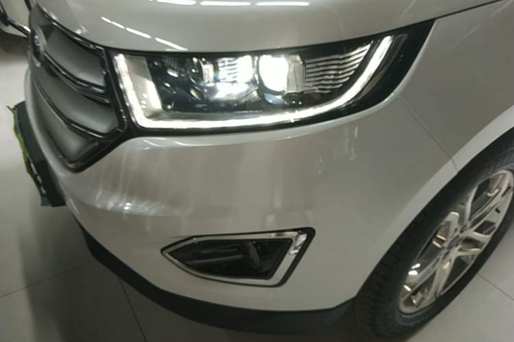 Used Ford Edge 2016 EcoBoost 245 Four-Wheel Drive Titanium Edition 7-Seater Left Front Headlight