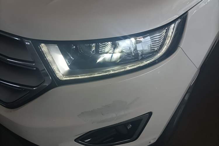 Used Ford Edge 2016 EcoBoost 245 Four-Wheel Drive Titanium 7-Seater Left Front Headlight