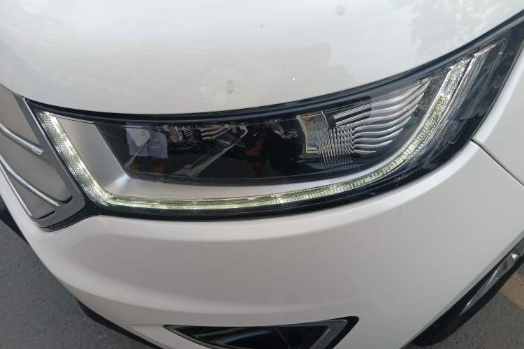 Used Ford Edge 2016 EcoBoost 245 Two-Wheel-Drive Titanium 7-Seater Left Front Headlight