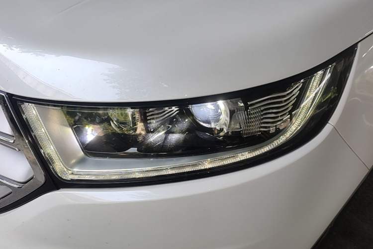 Used Ford Edge 2016 EcoBoost 245 Two-Wheel-Drive Titanium 7-Seater Left Front Headlight