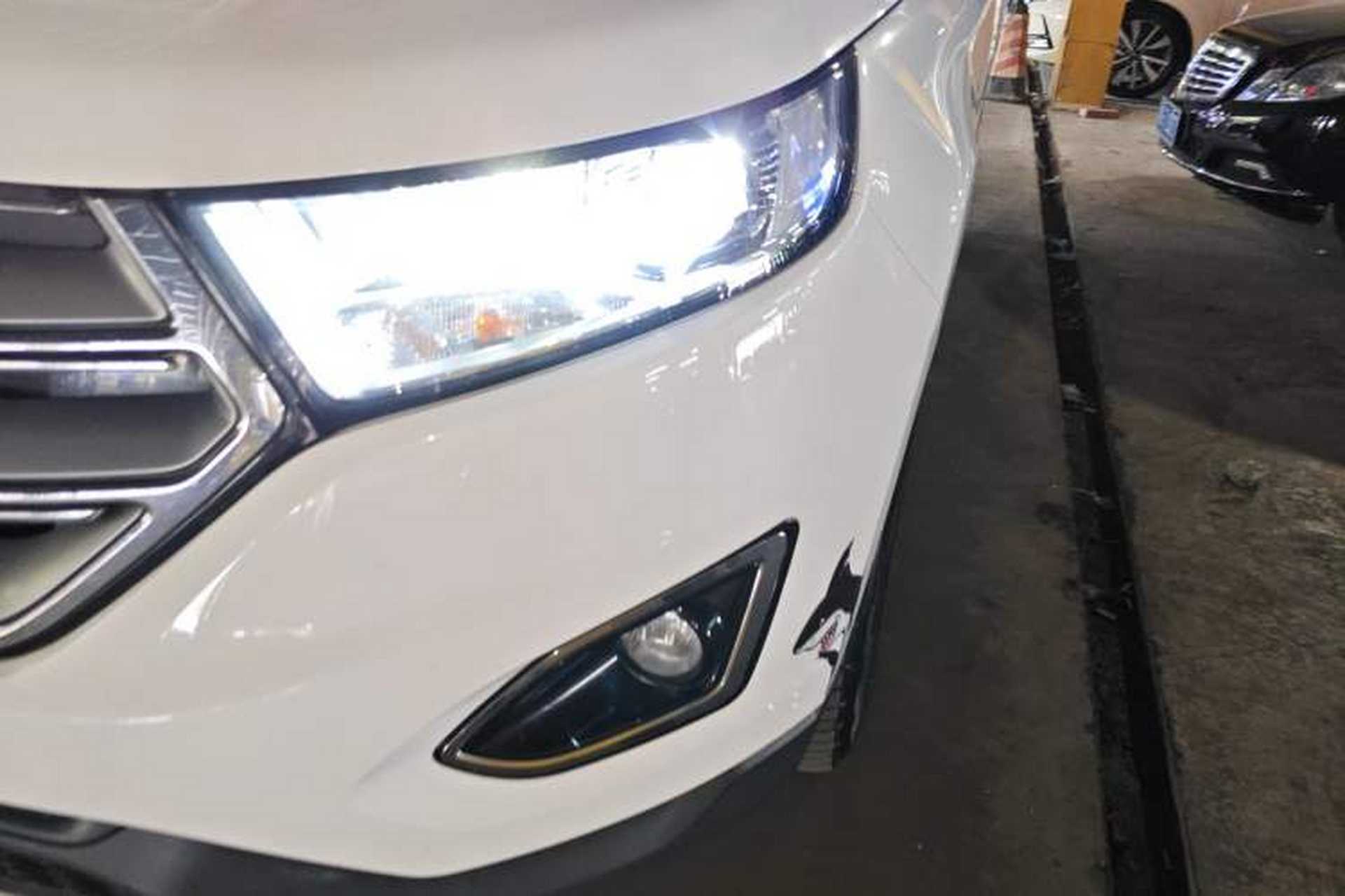 Used Ford Edge 2016 EcoBoost 245 Two-Wheel-Drive Titanium 5-Seater Left Front Headlight
