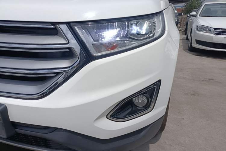 Used Ford Edge 2016 EcoBoost 245 Two-Wheel-Drive Titanium 5-Seater Left Front Headlight