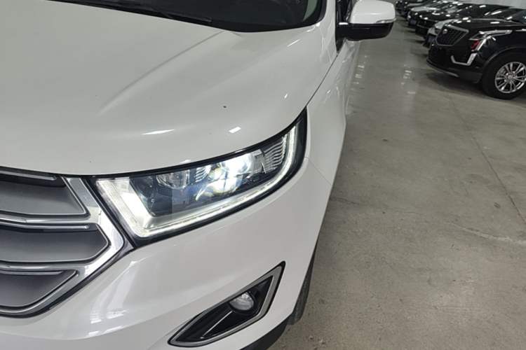 Used Ford Edge 2016 EcoBoost 245 Two-Wheel-Drive Titanium 7-Seater Left Front Headlight