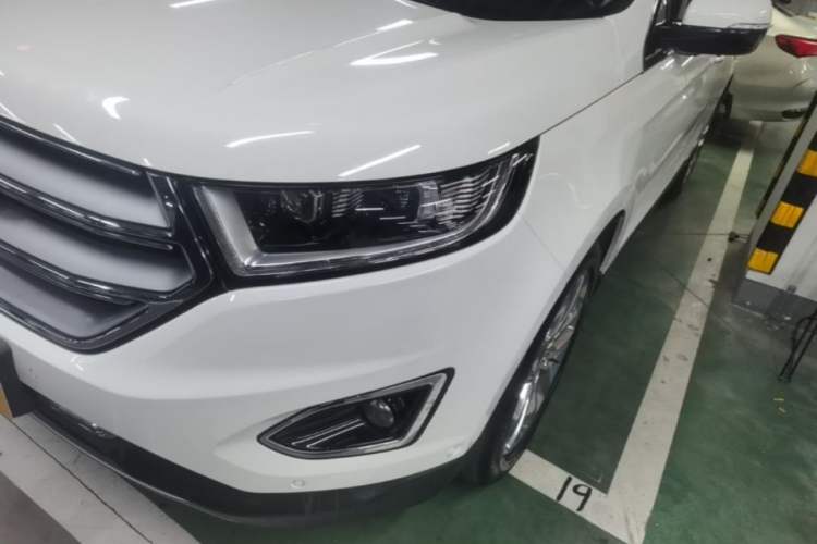Used Ford Edge 2016 EcoBoost 245 Four-Wheel Drive Titanium 7-Seater Left Front Headlight