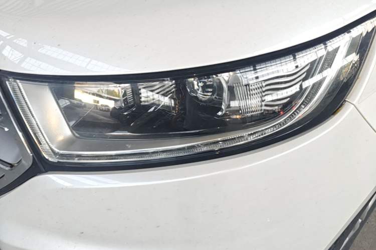 Used Ford Edge 2016 EcoBoost 245 Two-Wheel-Drive Titanium 7-Seater Left Front Headlight