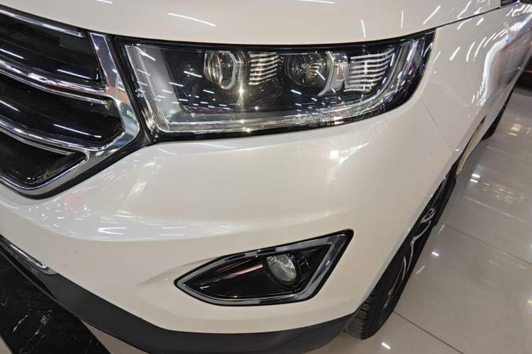 Used Ford Edge 2016 EcoBoost 245 Two-Wheel-Drive Titanium 7-Seater Left Front Headlight