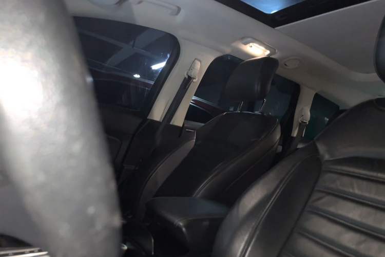 Used Ford Edge 2016 EcoBoost 245 Two-Wheel-Drive Titanium 7-Seater Left Front Seat