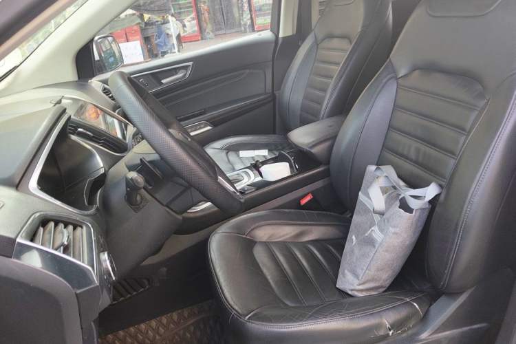 Used Ford Edge 2016 EcoBoost 245 Two-Wheel-Drive Titanium 7-Seater Left Front Seat