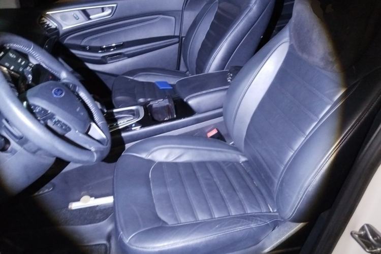 Used Ford Edge 2016 EcoBoost 245 Two-Wheel-Drive Titanium 7-Seater Left Front Seat