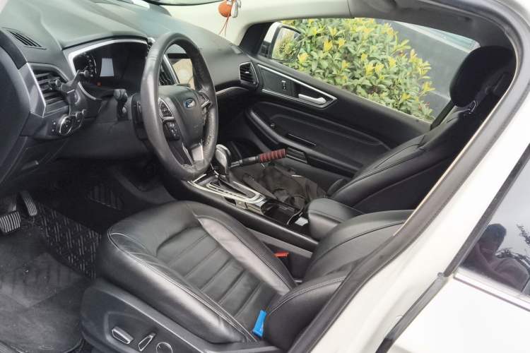 Used Ford Edge 2016 EcoBoost 245 Four-Wheel Drive Titanium Edition 7-Seater Left Front Seat